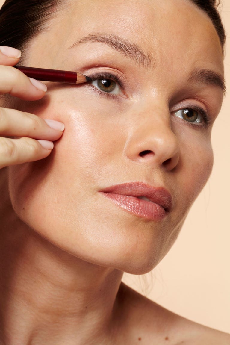 Makeup tricks that make you look younger Makeup Techniques For Younger Eyes - How To Look Younger With Makeup